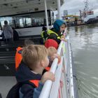 Het eerste leerjaar op uitstap in Oostende bij James Ensor. 