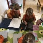 Dozen groot en klein, spelen met dozen is fijn