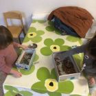 Dozen groot en klein, spelen met dozen is fijn