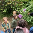 In de tuin - bloemen voor mama