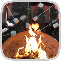 Jaarlijkse traditie: kampvuur met marshmallows ❤️