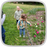 In de tuin - bloemen voor mama