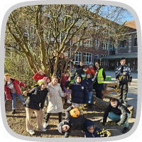 2B: paasversiering uit onze schooltuin